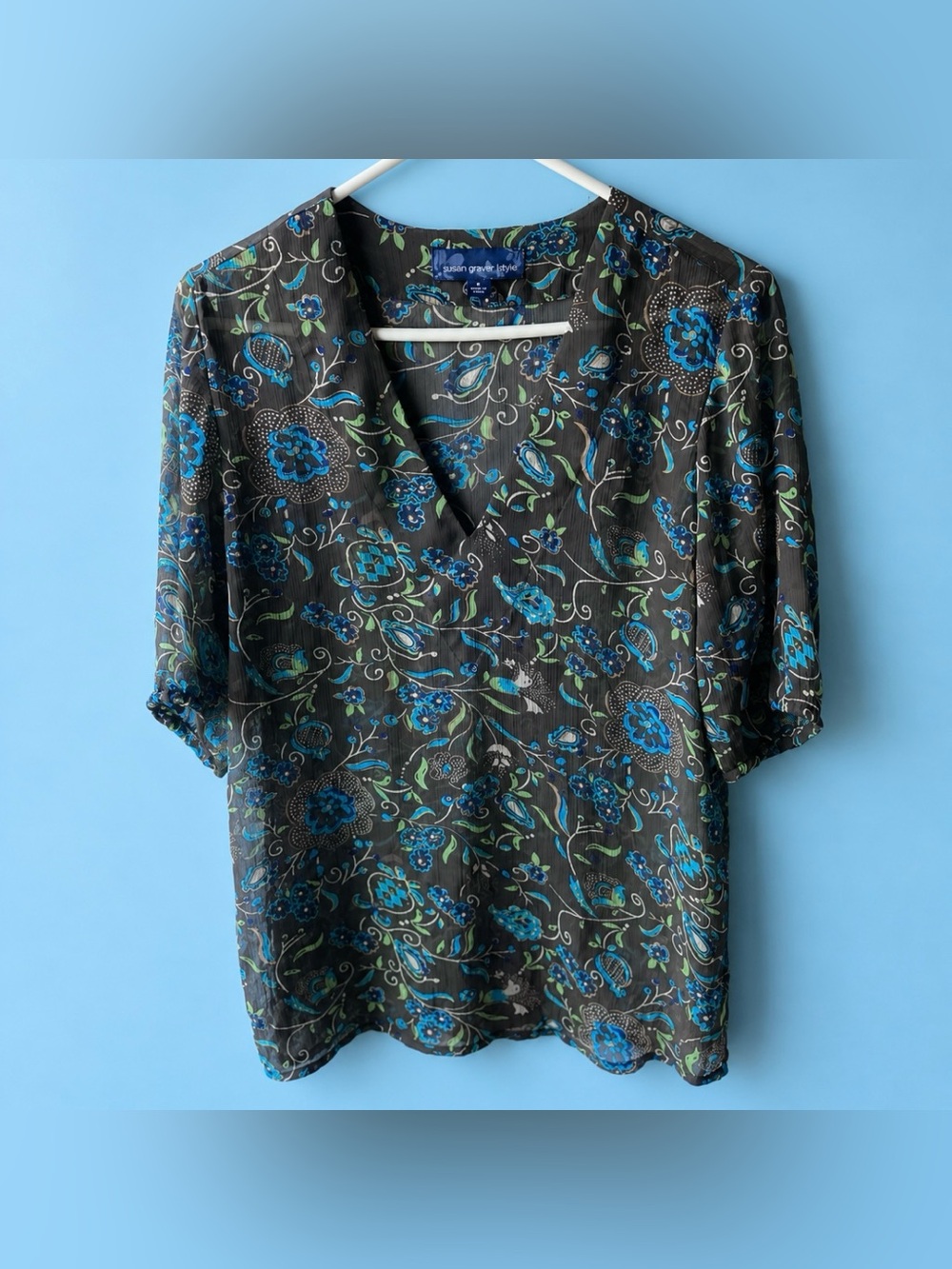 Susan Graver Style V Neck Floral Top Size S EUC - Picture 2 of 6